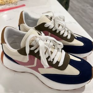 Steve Madden Escapade size 6